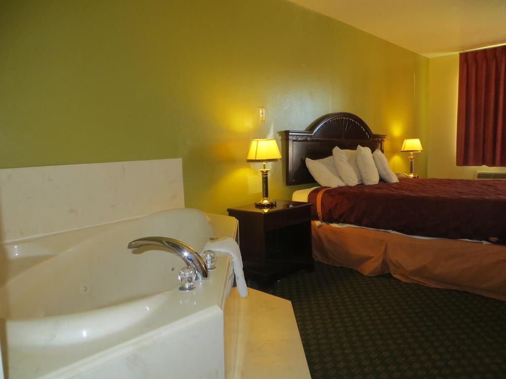 Americas Best Value Inn & Suites Hempstead Ruang foto