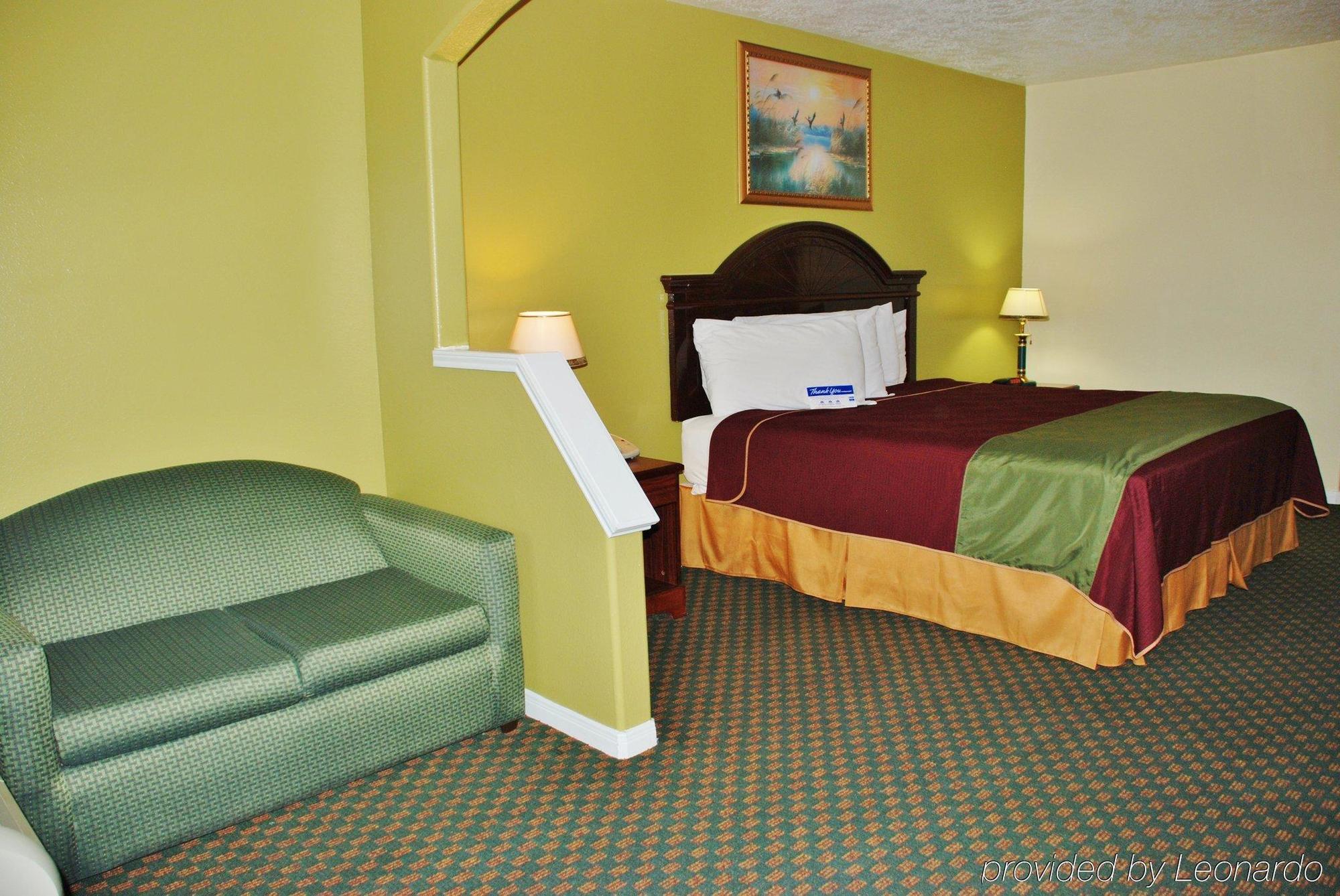 Americas Best Value Inn & Suites Hempstead Bagian luar foto