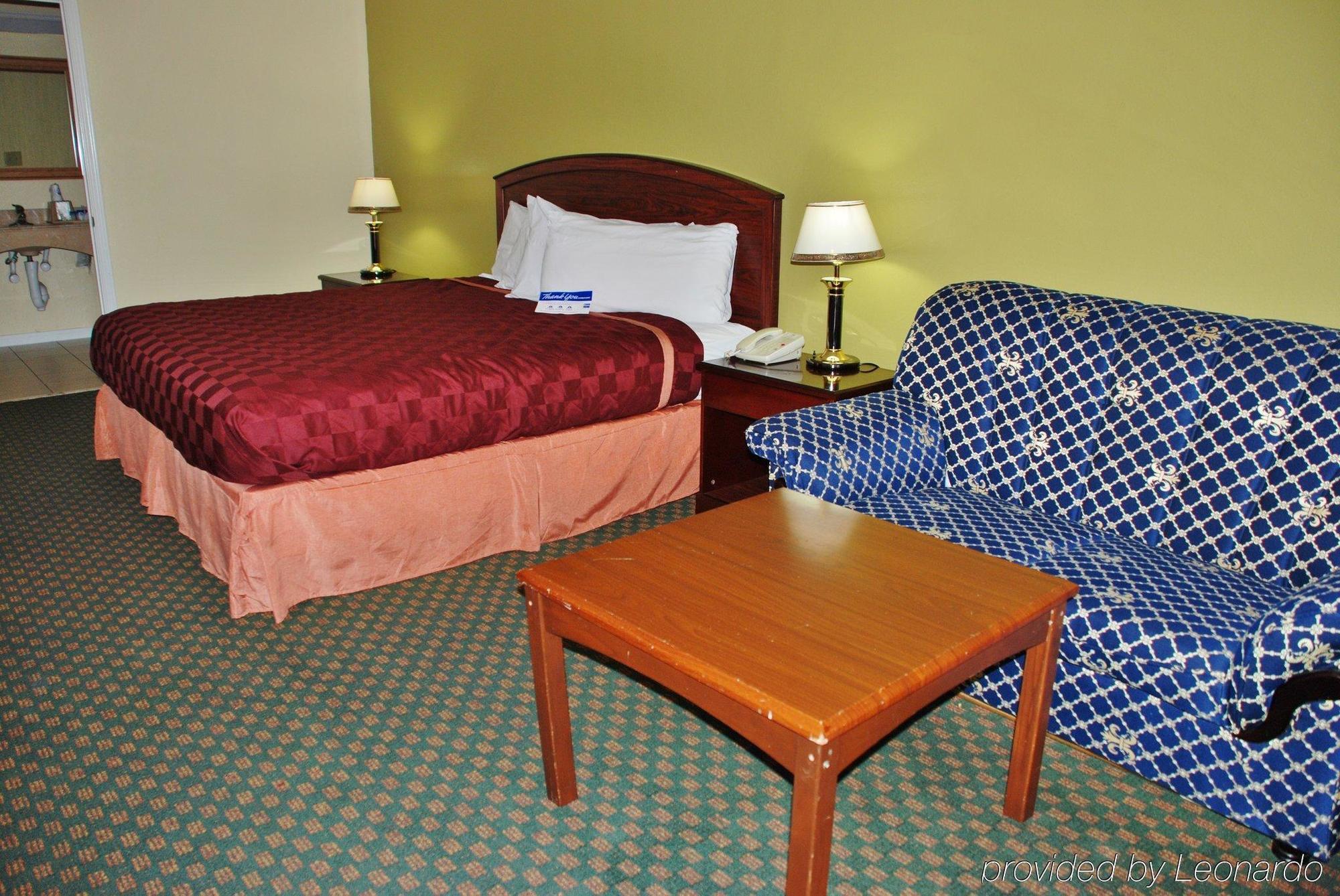 Americas Best Value Inn & Suites Hempstead Bagian luar foto