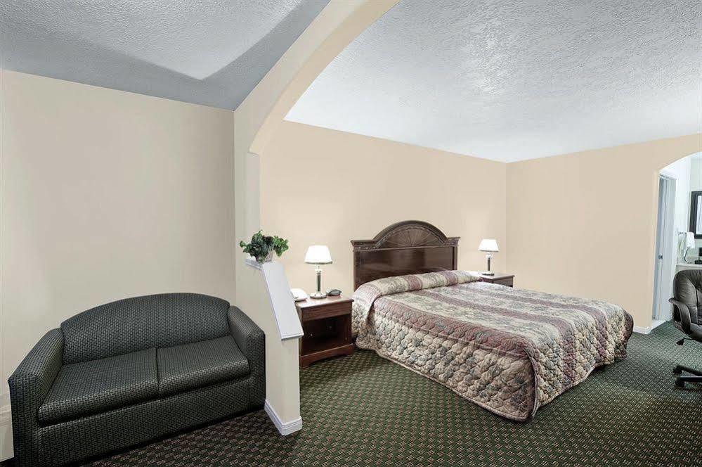 Americas Best Value Inn & Suites Hempstead Bagian luar foto